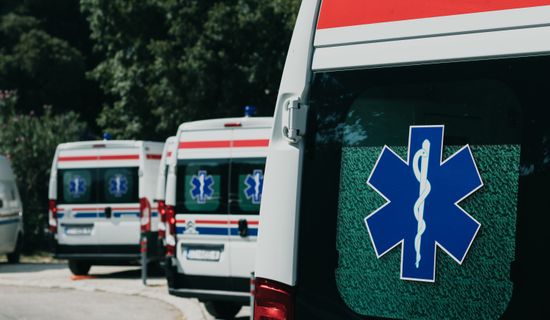 鹤山救护车转运病人过路高速收费吗?